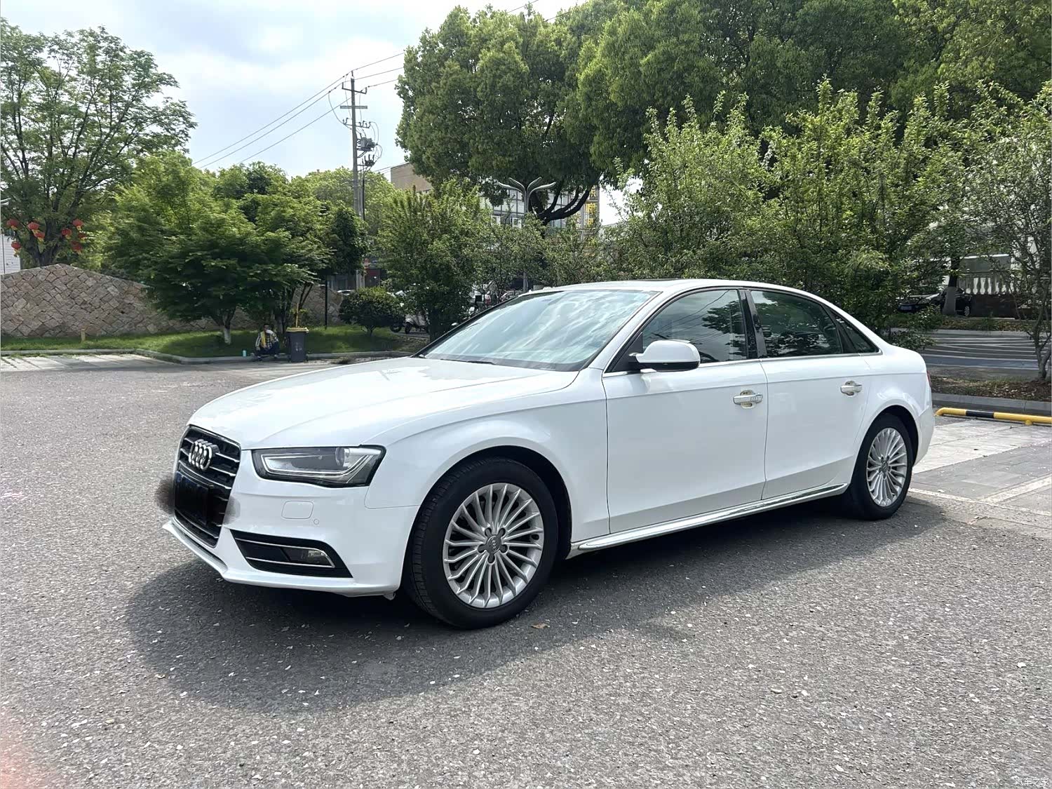 Audi A4L, 2016 1