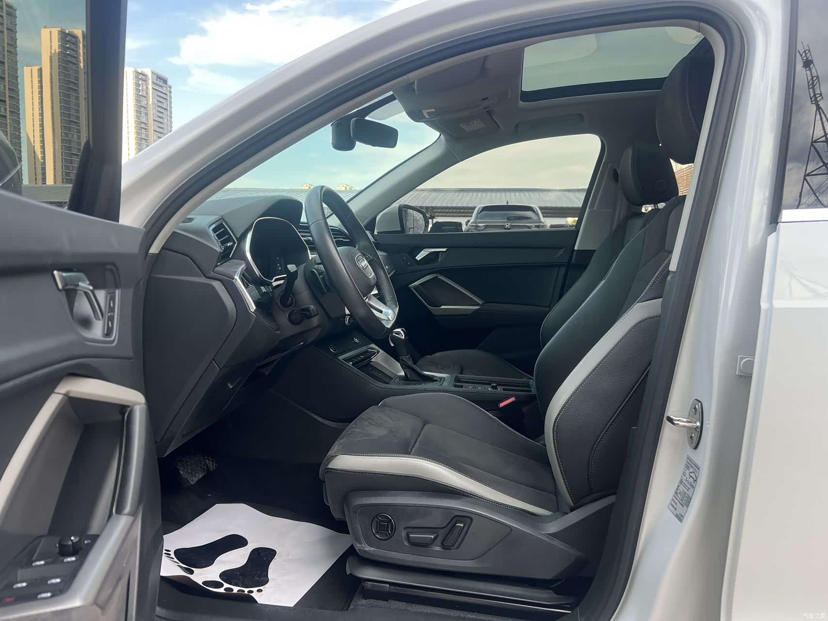 Audi Q3, 2023 4