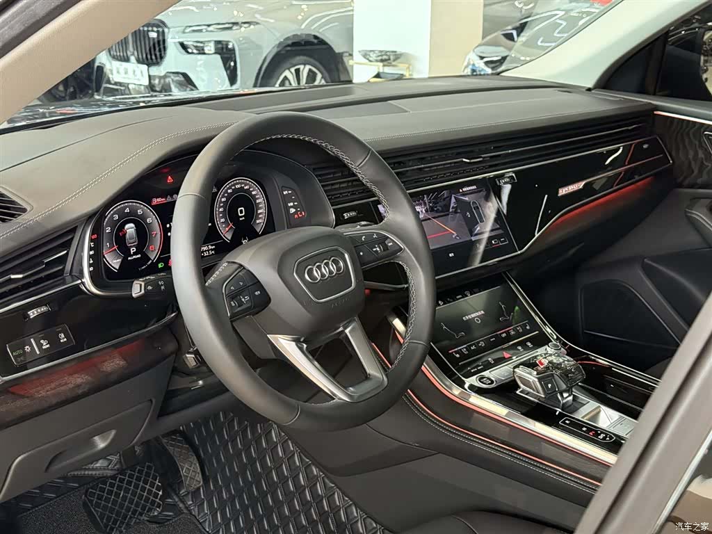 Audi Q8, 2025 8