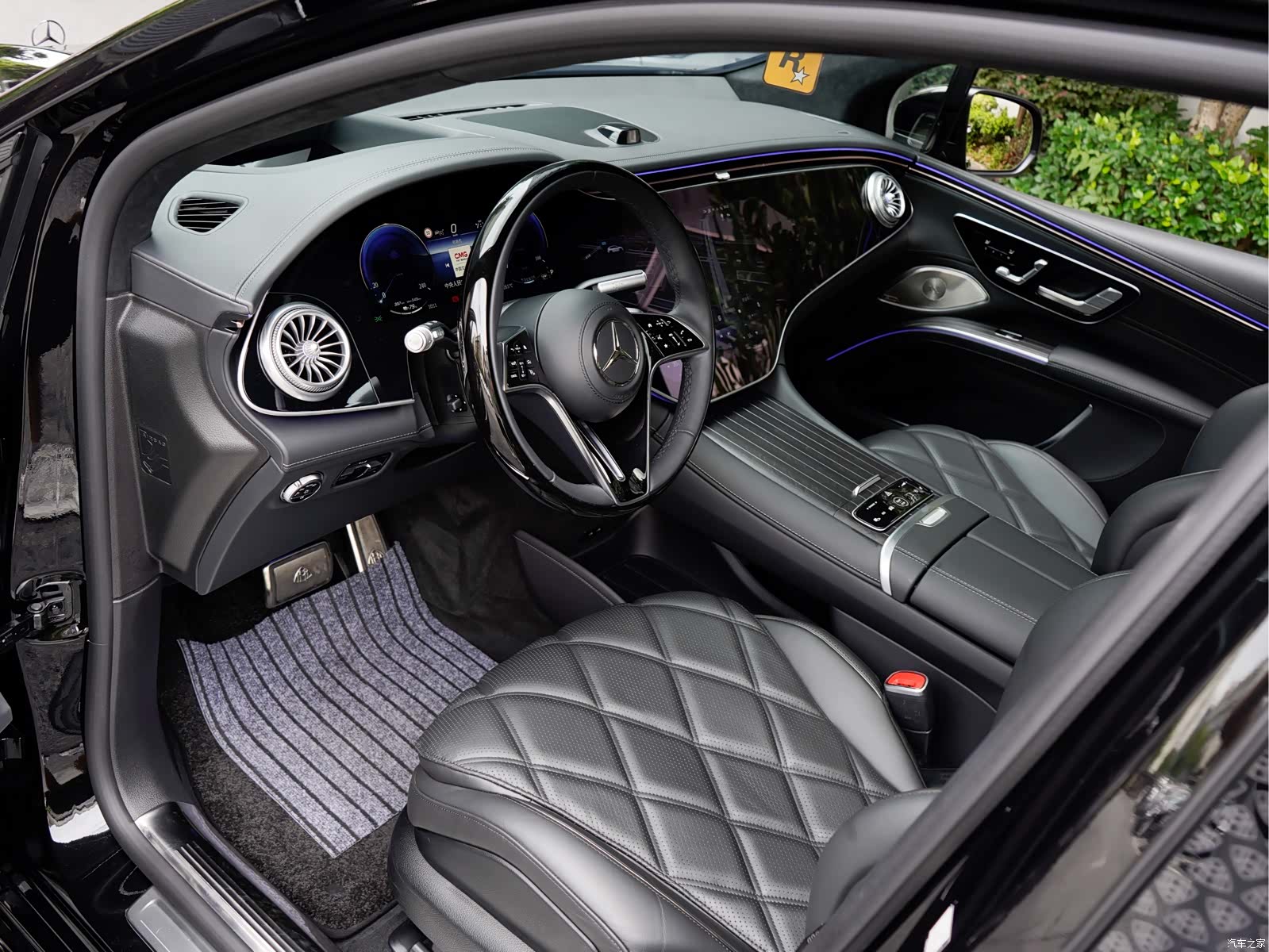 Maybach EQS, 2025 12