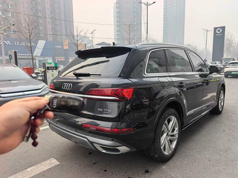 Audi Q7