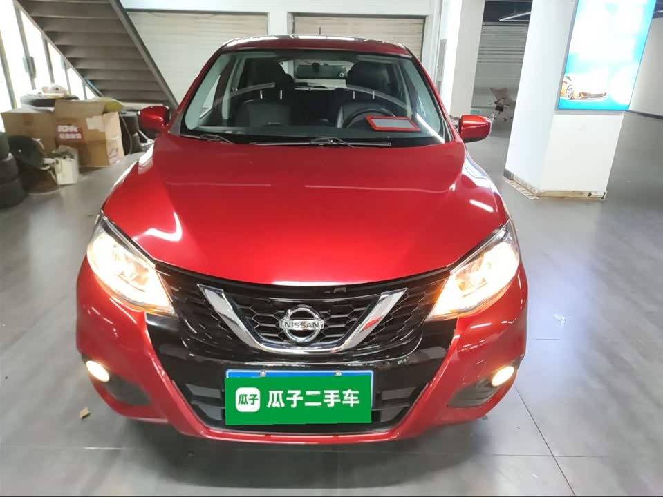 Nissan TIIDA Nissan TIIDA