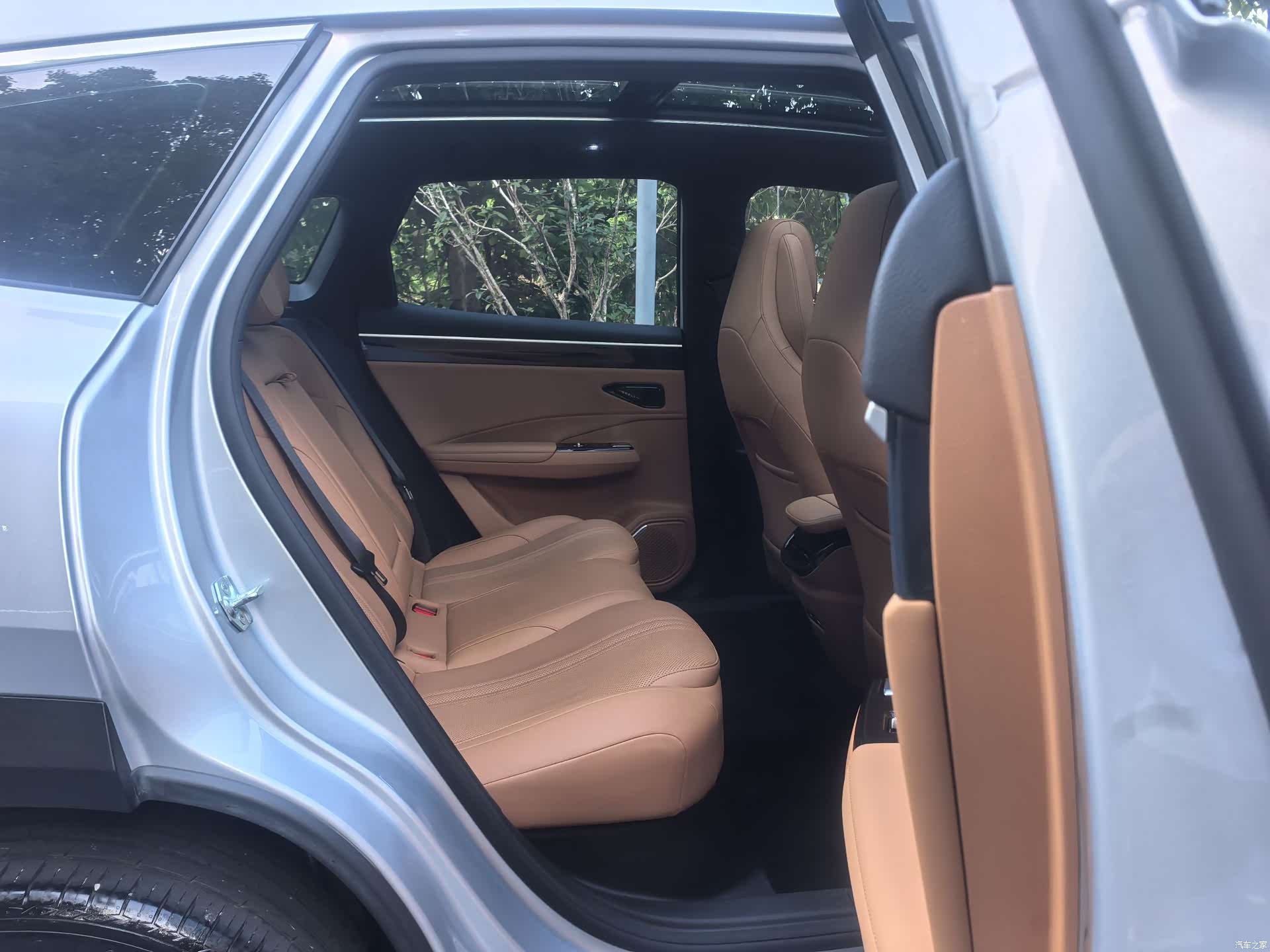 Geely Galaxy L7, 2025 10