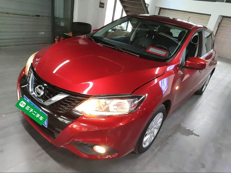Nissan TIIDA Nissan TIIDA