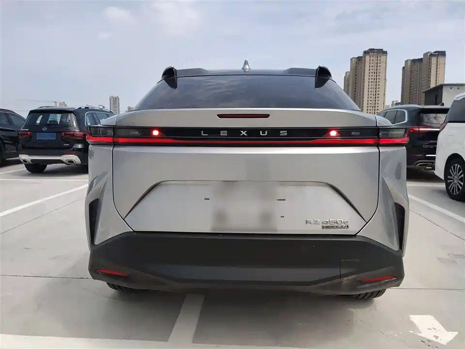 Lexus RZ