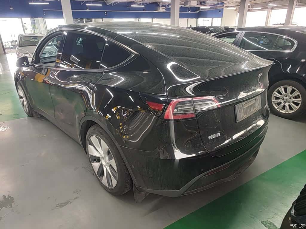 Tesla Model Y, 2022 все фото