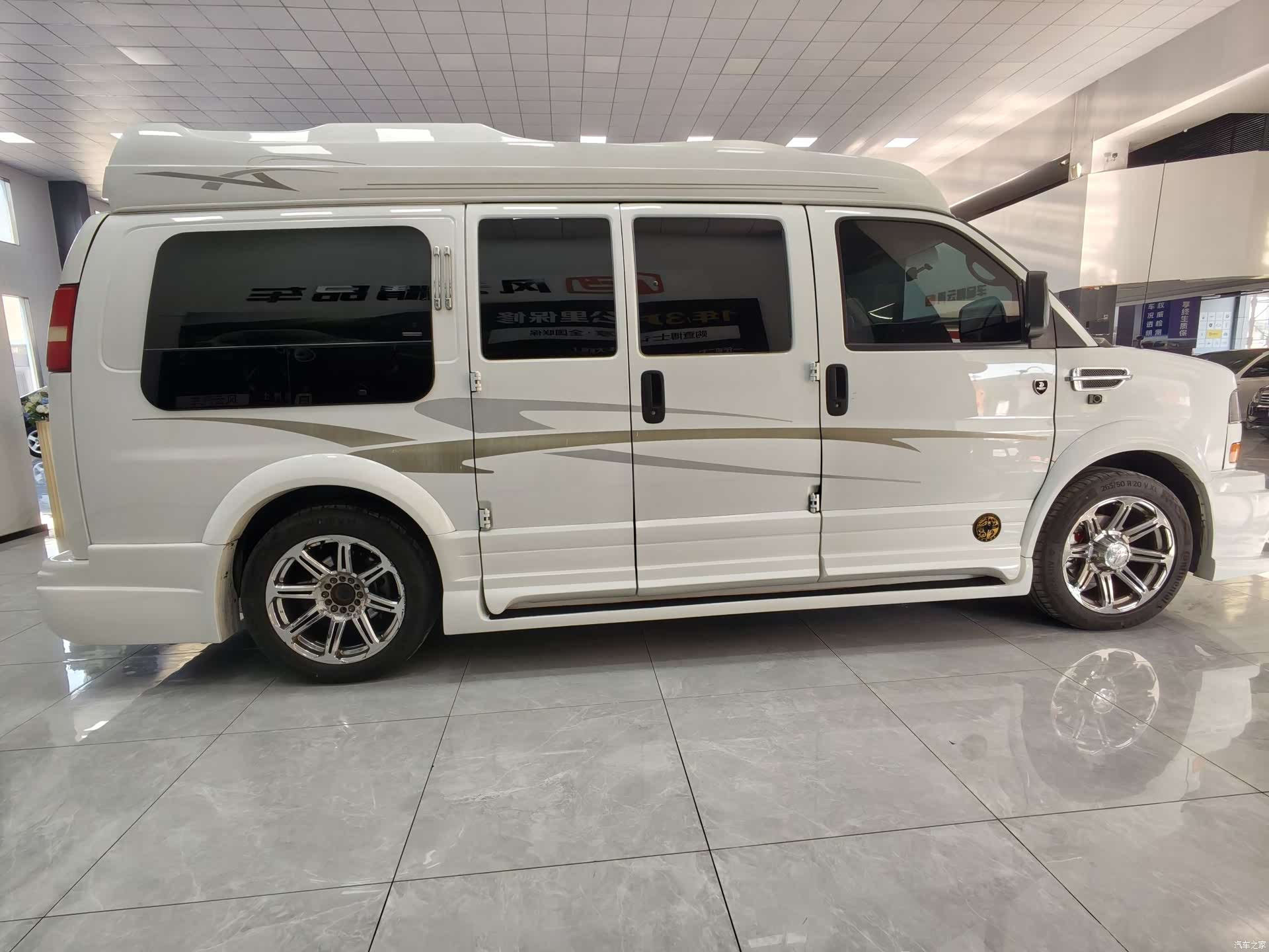 GMC SAVANA, 2015 8