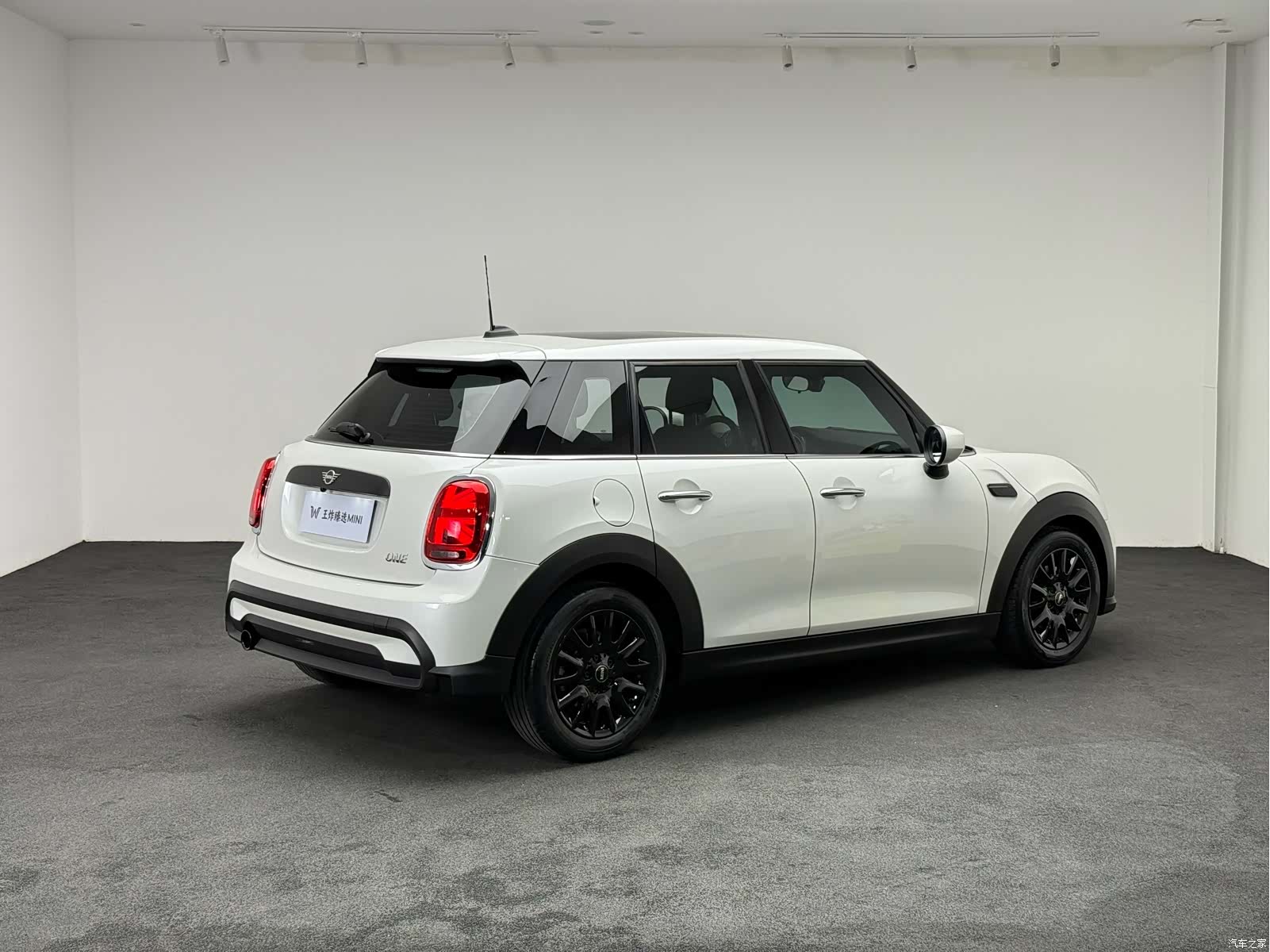Mini ONE, 2023 9