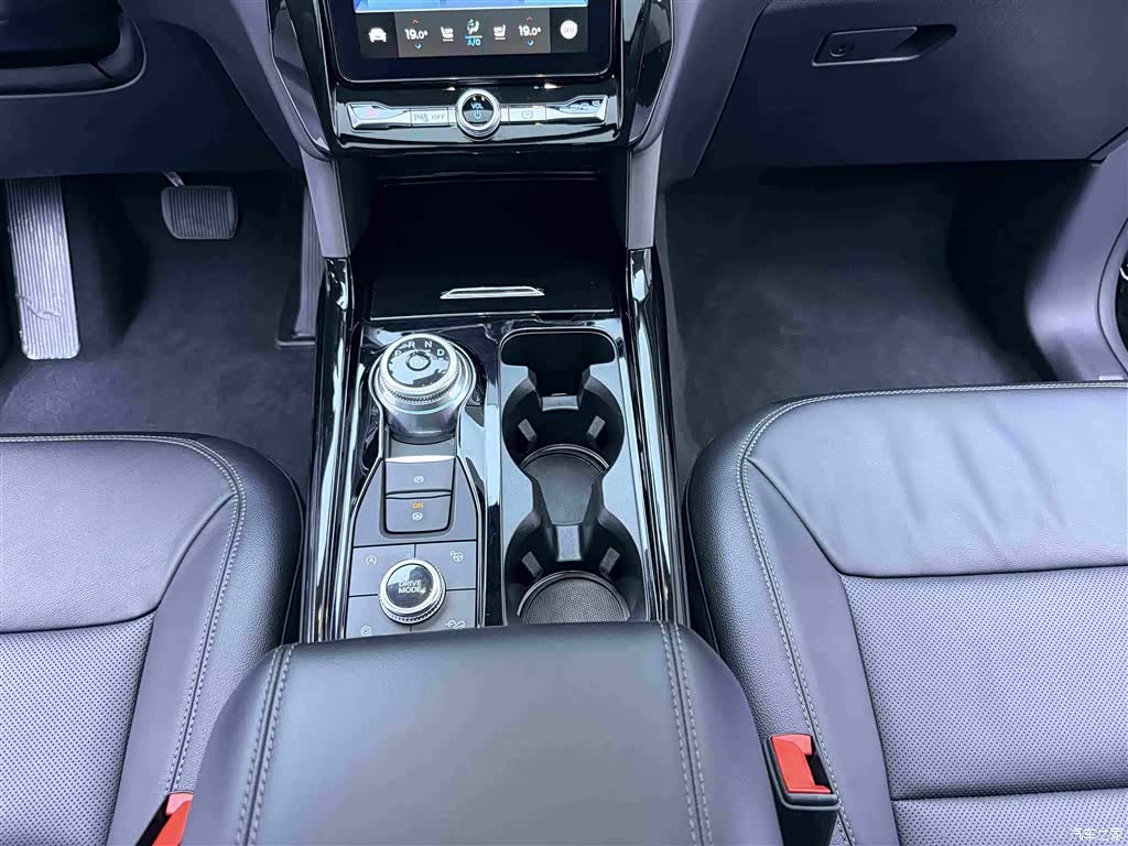 Ford Explorer, 2021 21