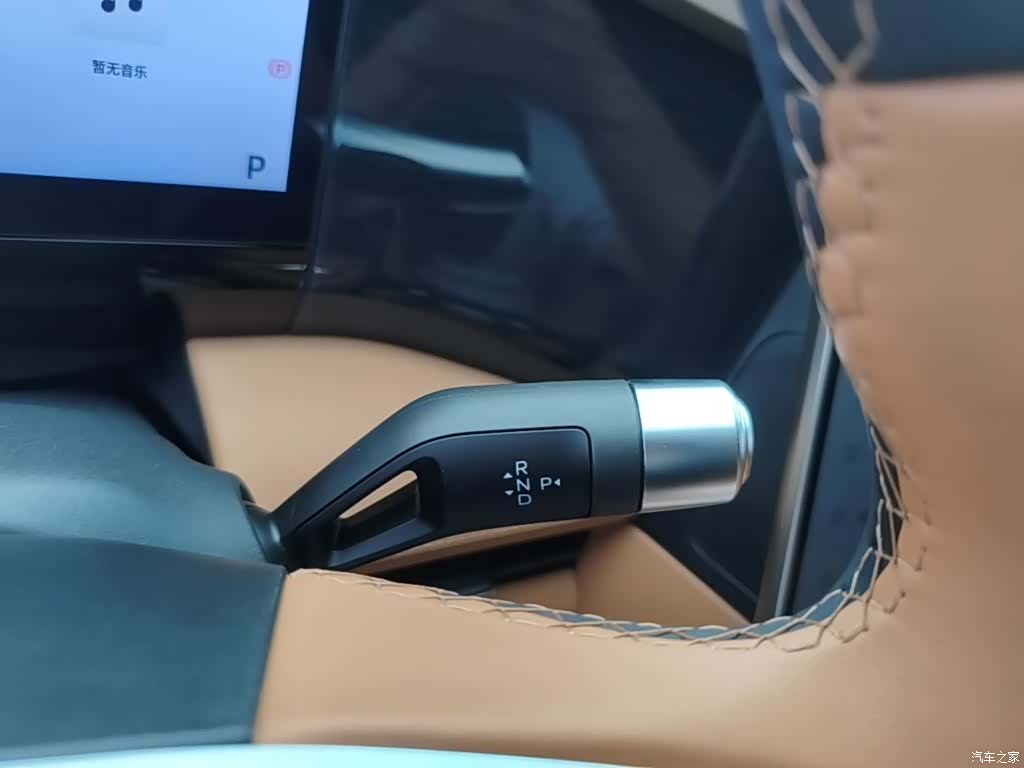 Geely Galaxy L7, 2025 14
