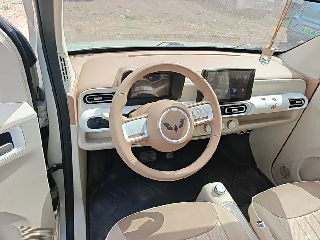 Wuling MINIEV, 2025 11