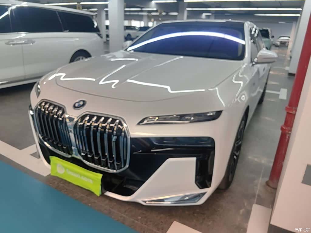 BMW i7, 2024 2