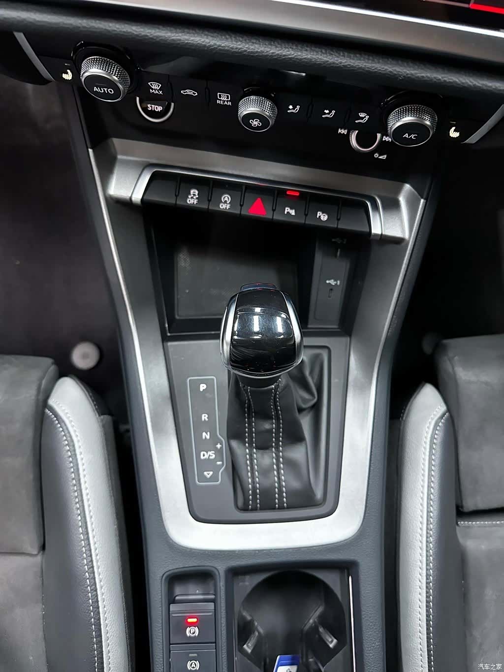 Audi Q3, 2022 14