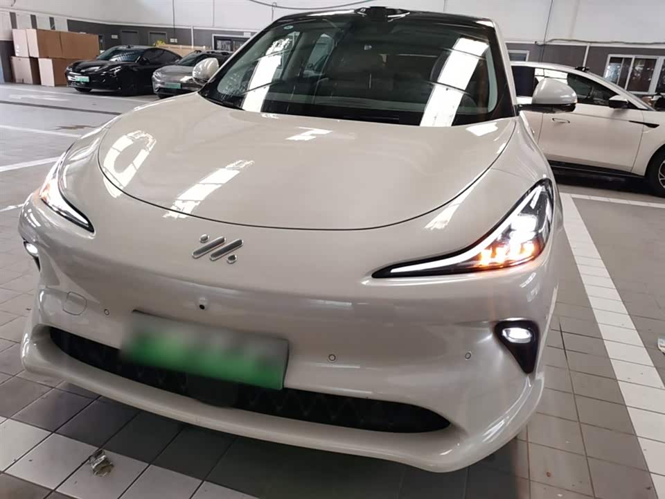 IM Motors Zhiji LS6 IM Motors Zhiji LS6