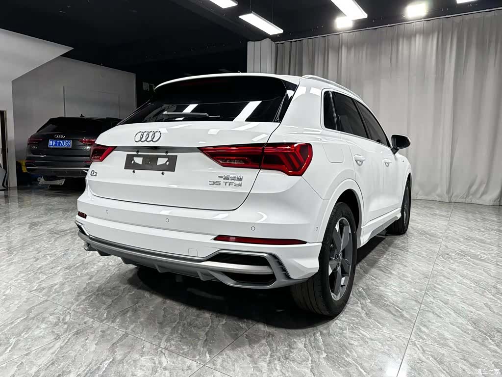 Audi Q3, 2022 4