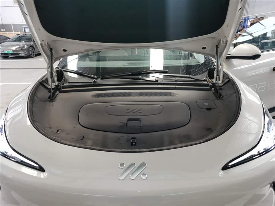 IM Motors Zhiji LS6 IM Motors Zhiji LS6