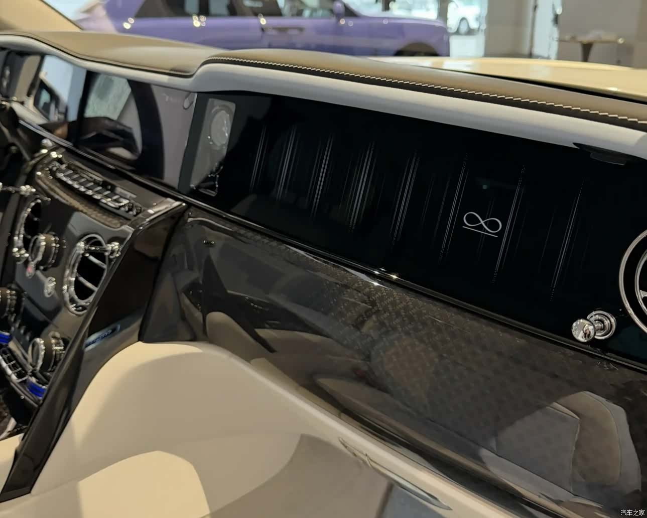 Rolls-Royce Cullinan, 1900 13