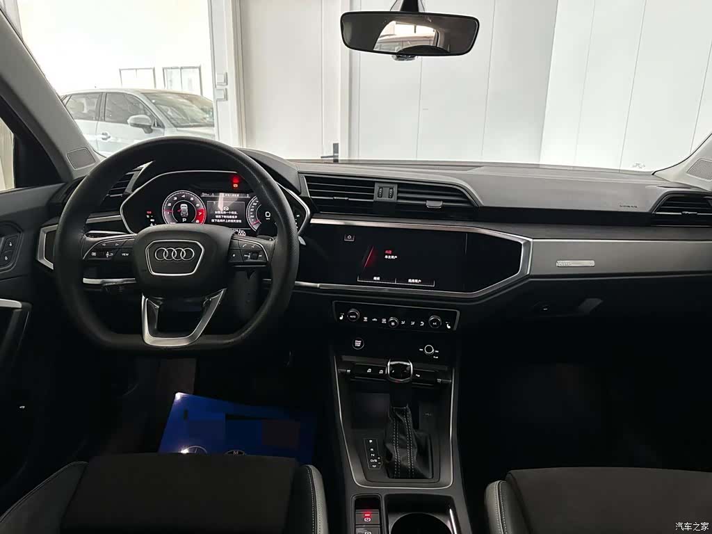 Audi Q3, 2023 12