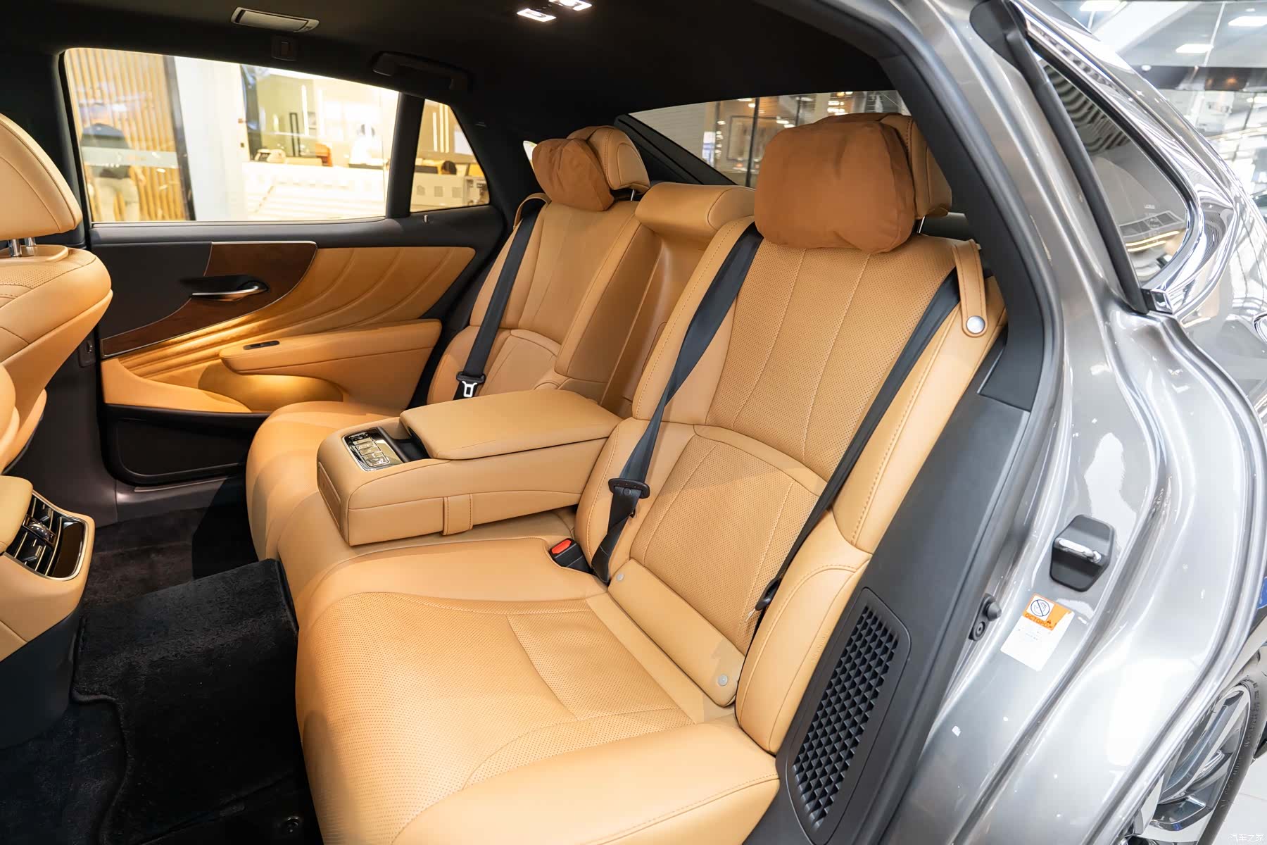 Lexus LS, 2022 12