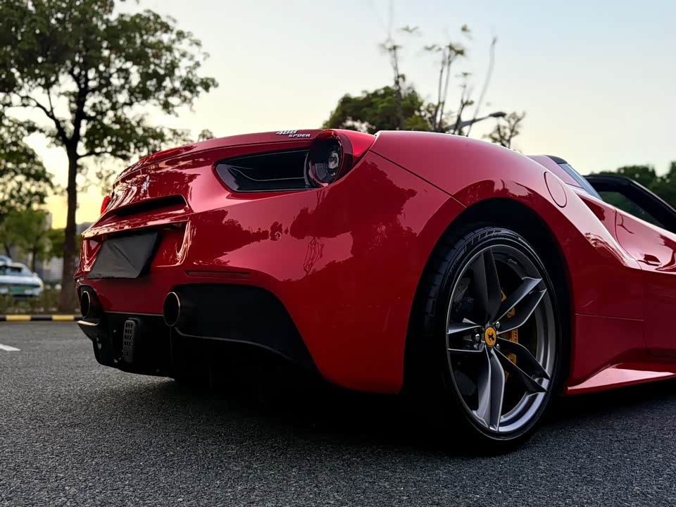 Ferrari 488