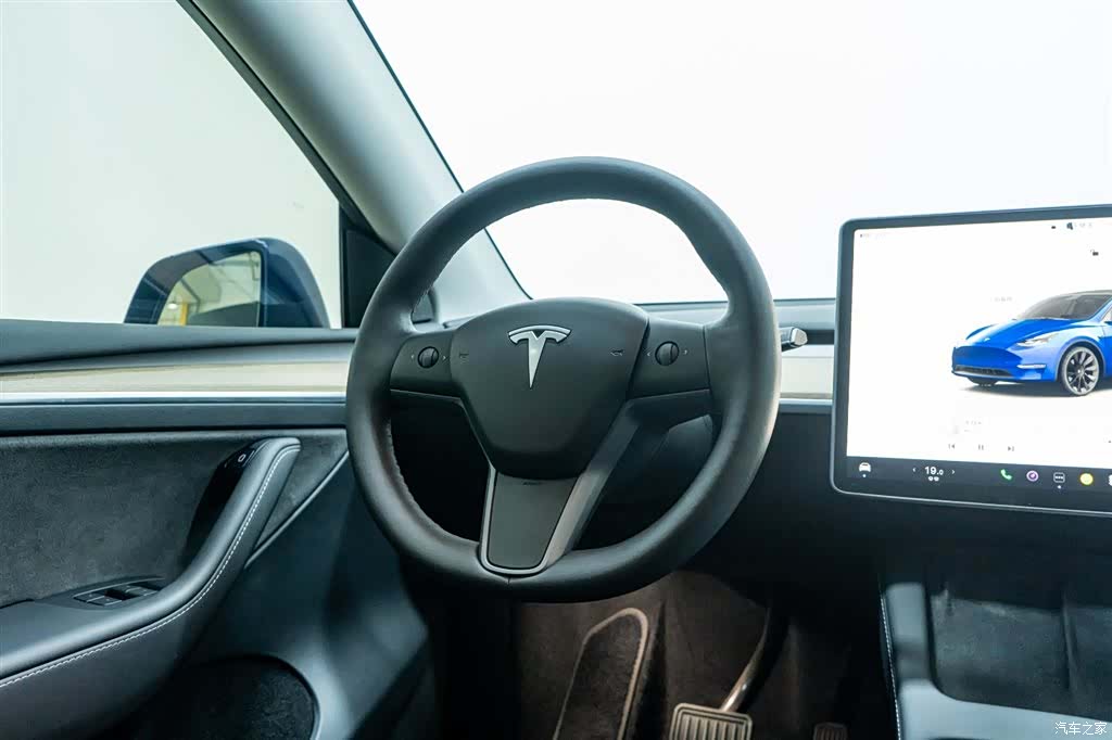 Tesla Model Y, 2022 21