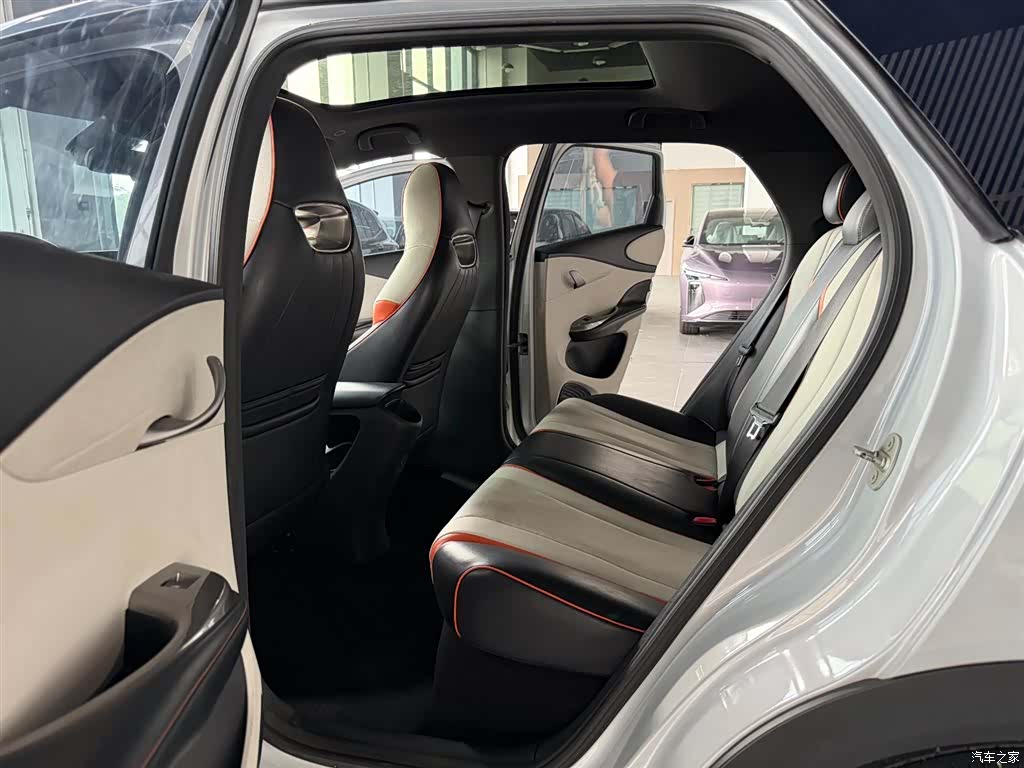 BYD Dolphin, 2022 11