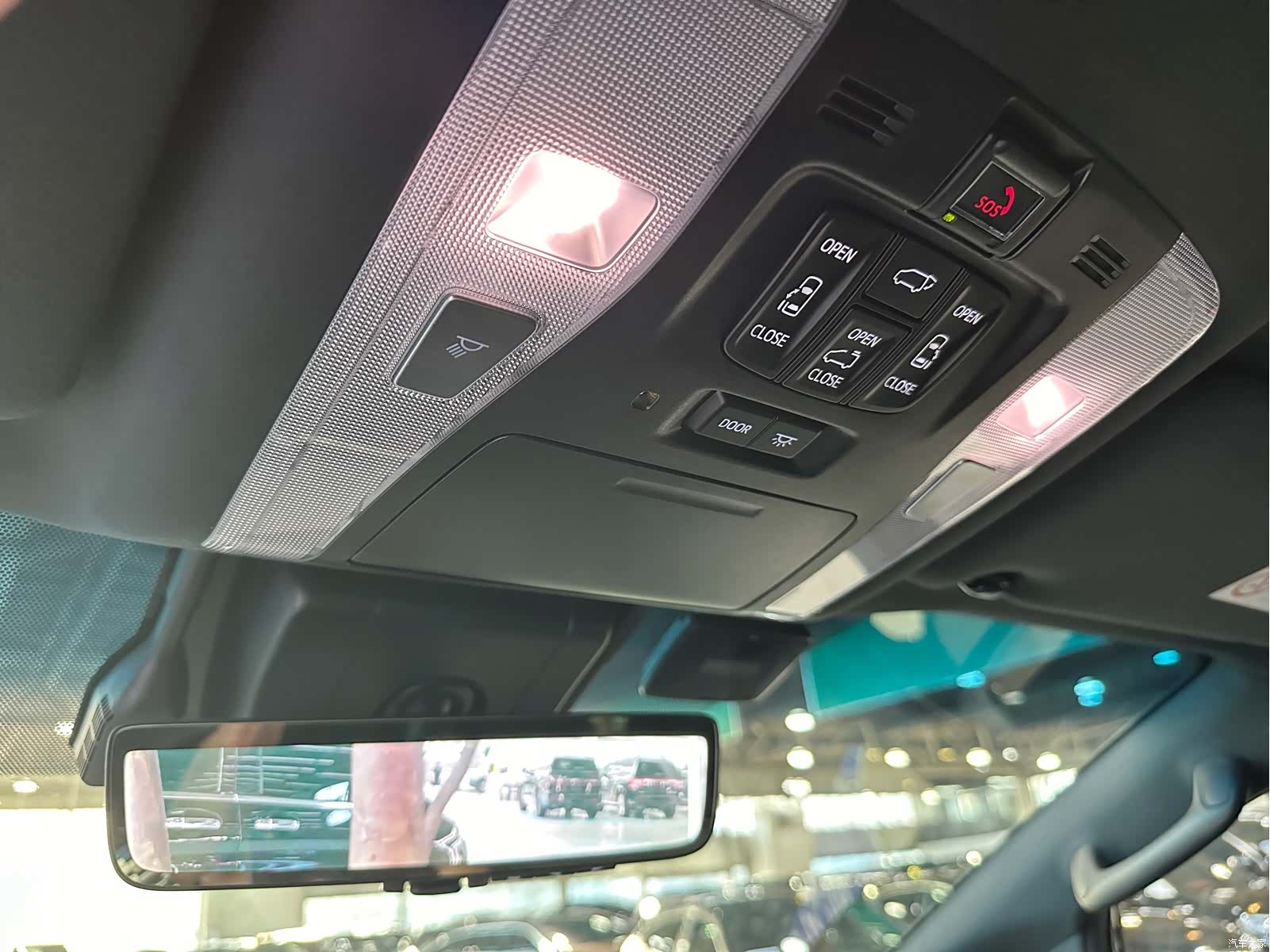 Lexus LM, 2021 16