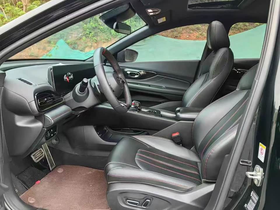 Trumpchi Shadow Leopard