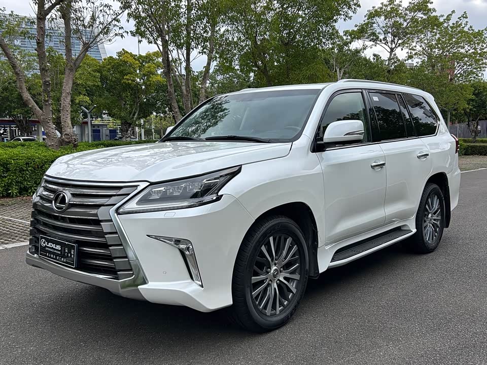 Lexus LX
