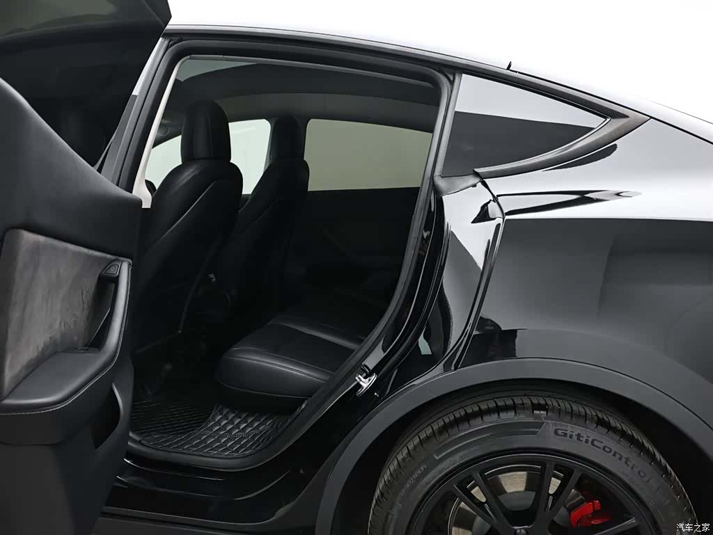 Tesla Model Y, 2022 14