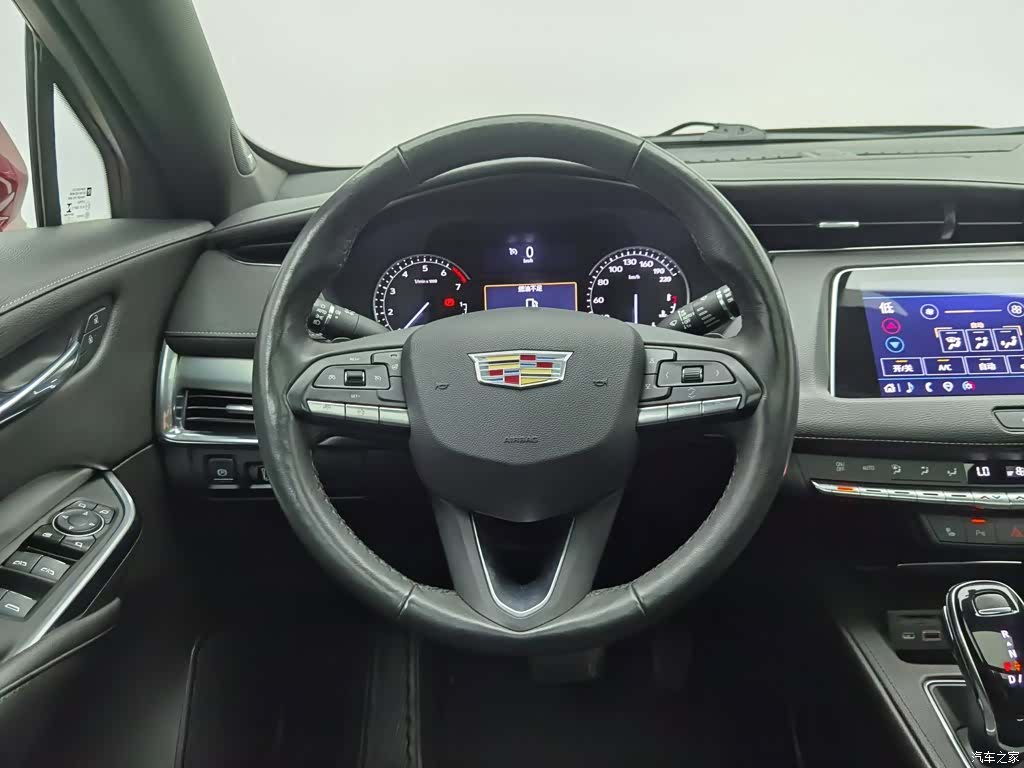 Cadillac XT4, 2021 11