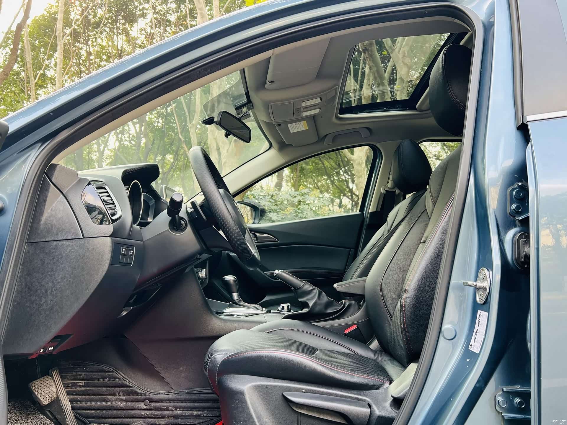 Mazda Mazda3, 2015 8