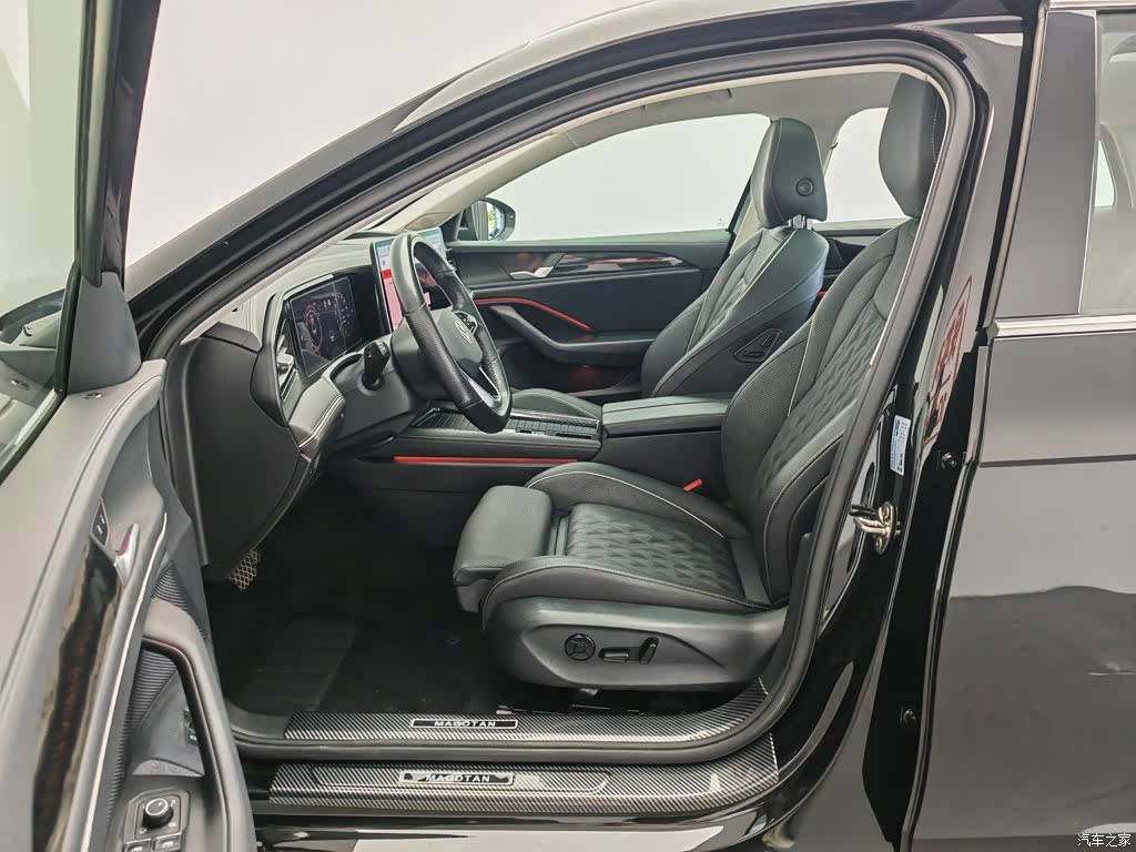 Volkswagen Magotan, 2025 10
