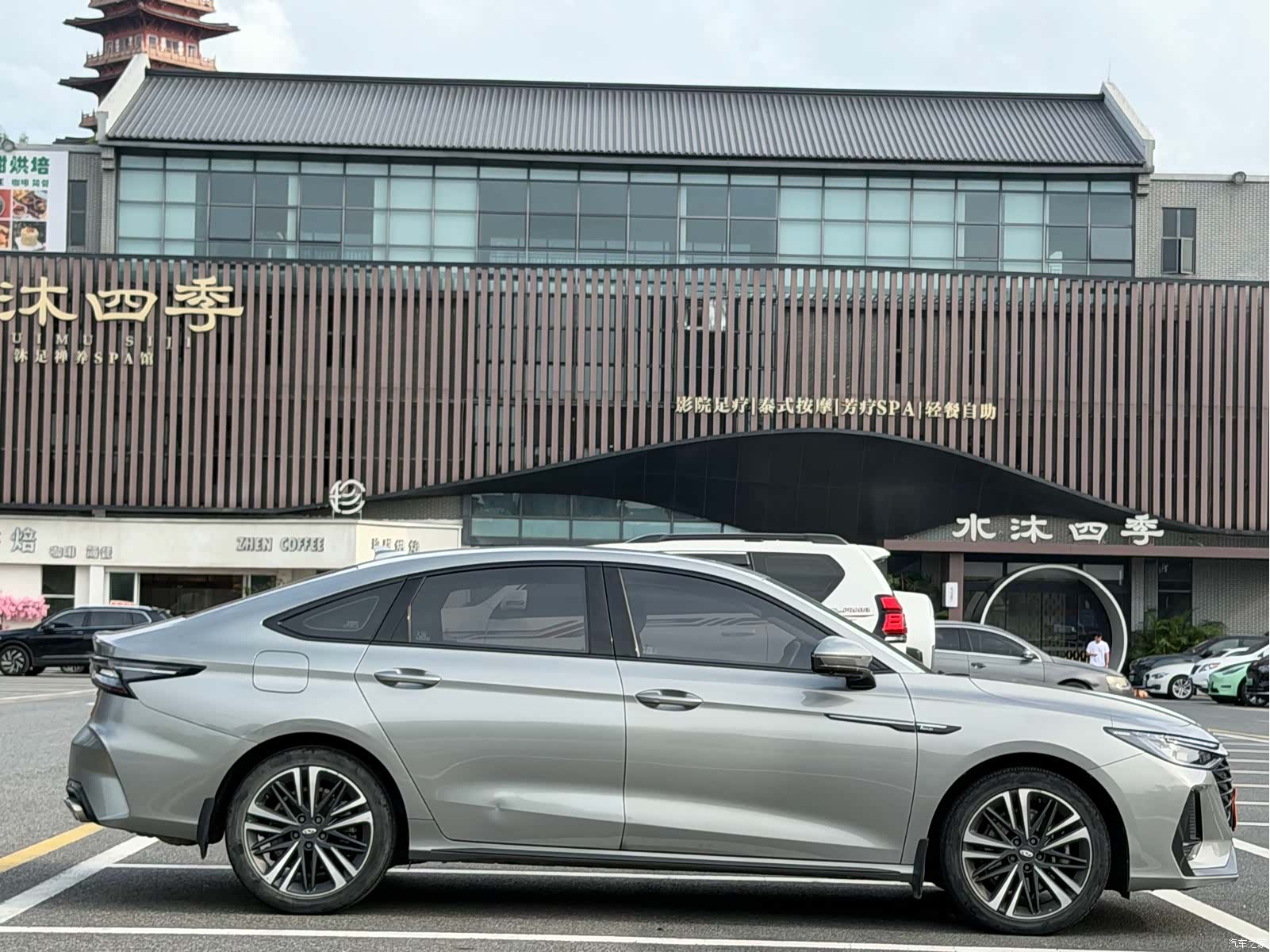 Chery Arrizo 8, 2023 все фото