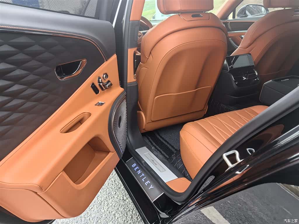 Bentley Flying Spur, 2023 20
