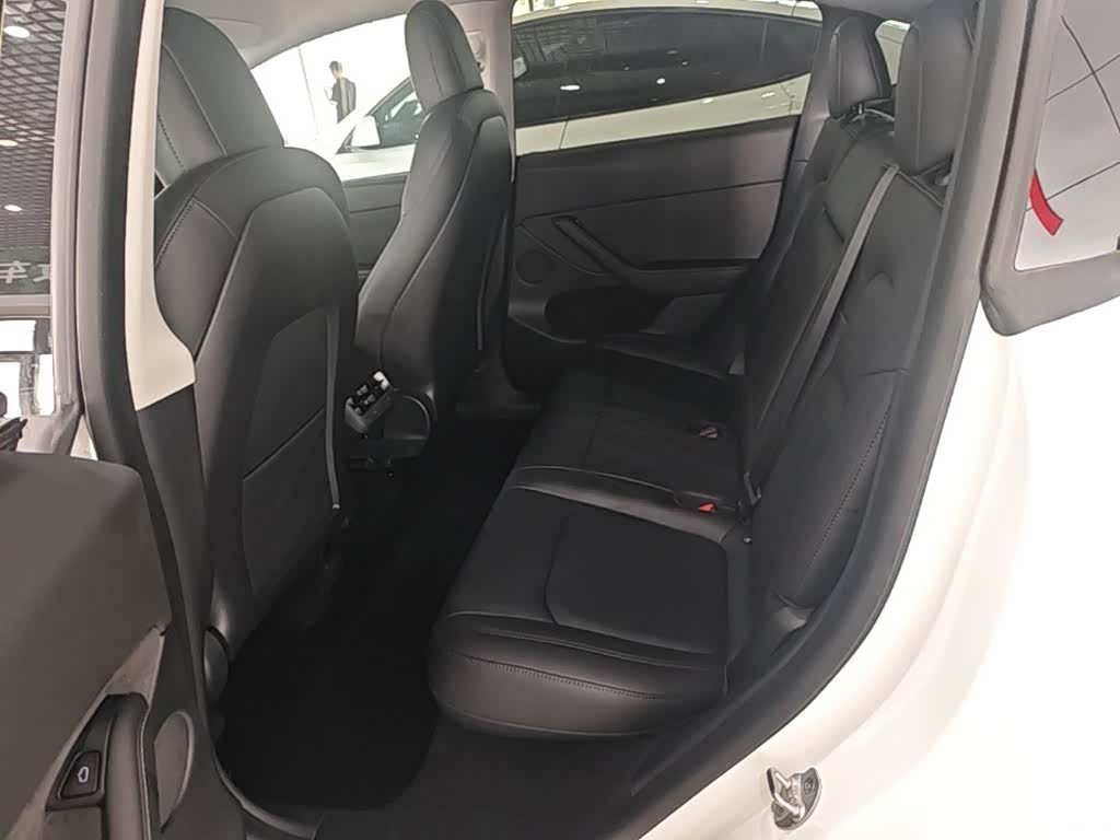 Tesla Model Y, 2022 17