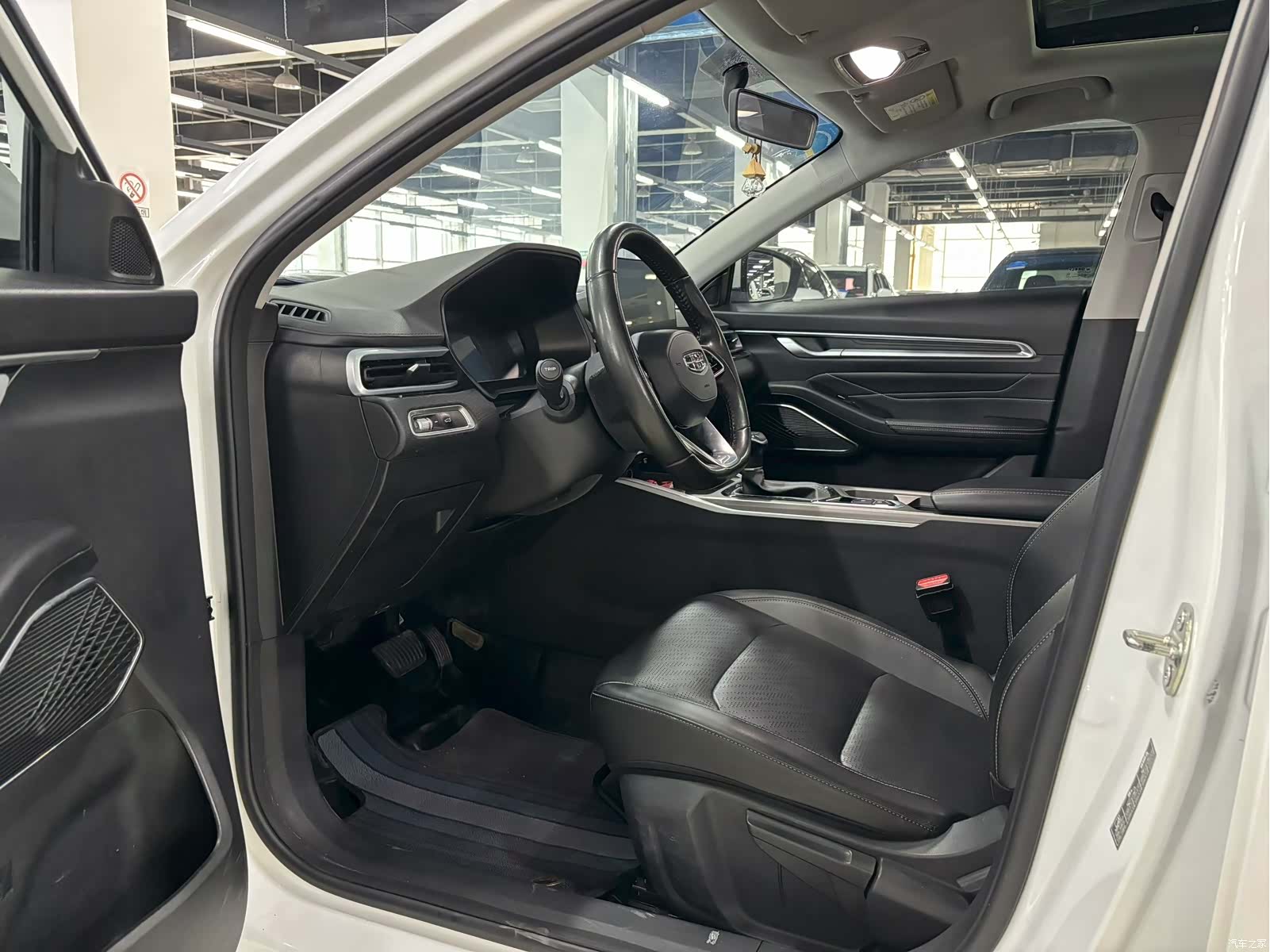 Geely Emgrand, 2022 4