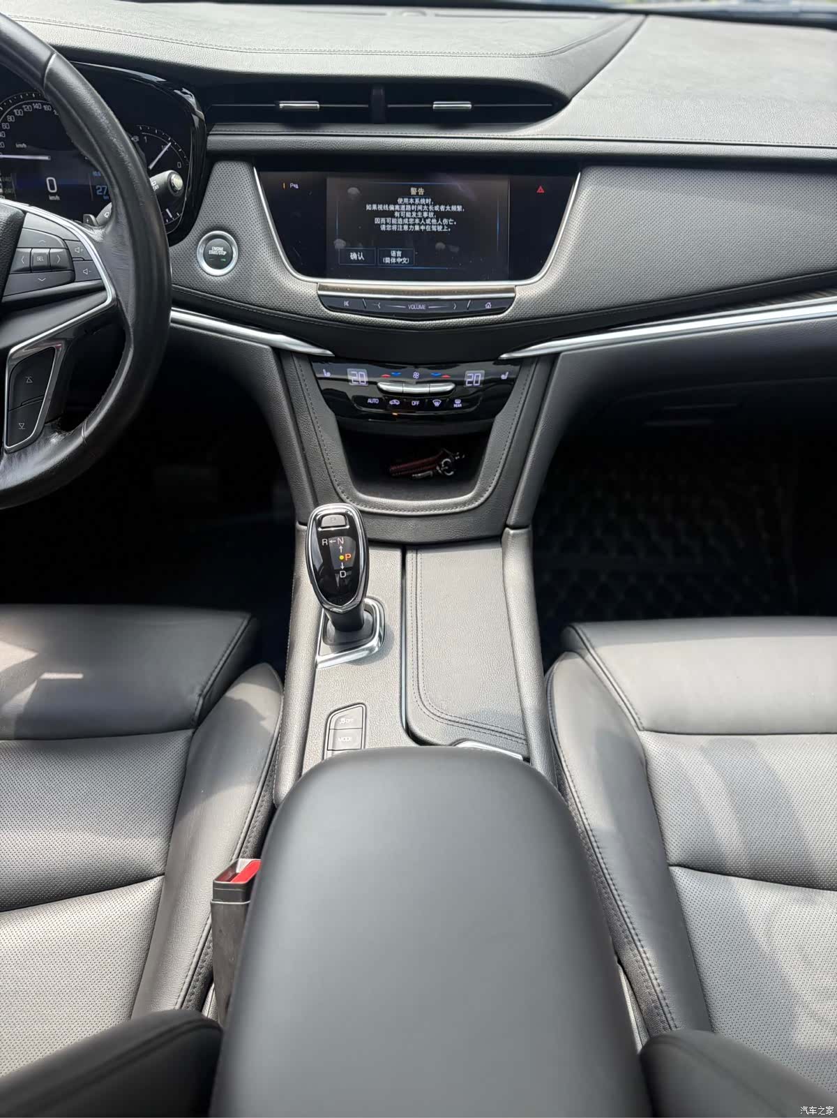 Cadillac XT5, 2017 11