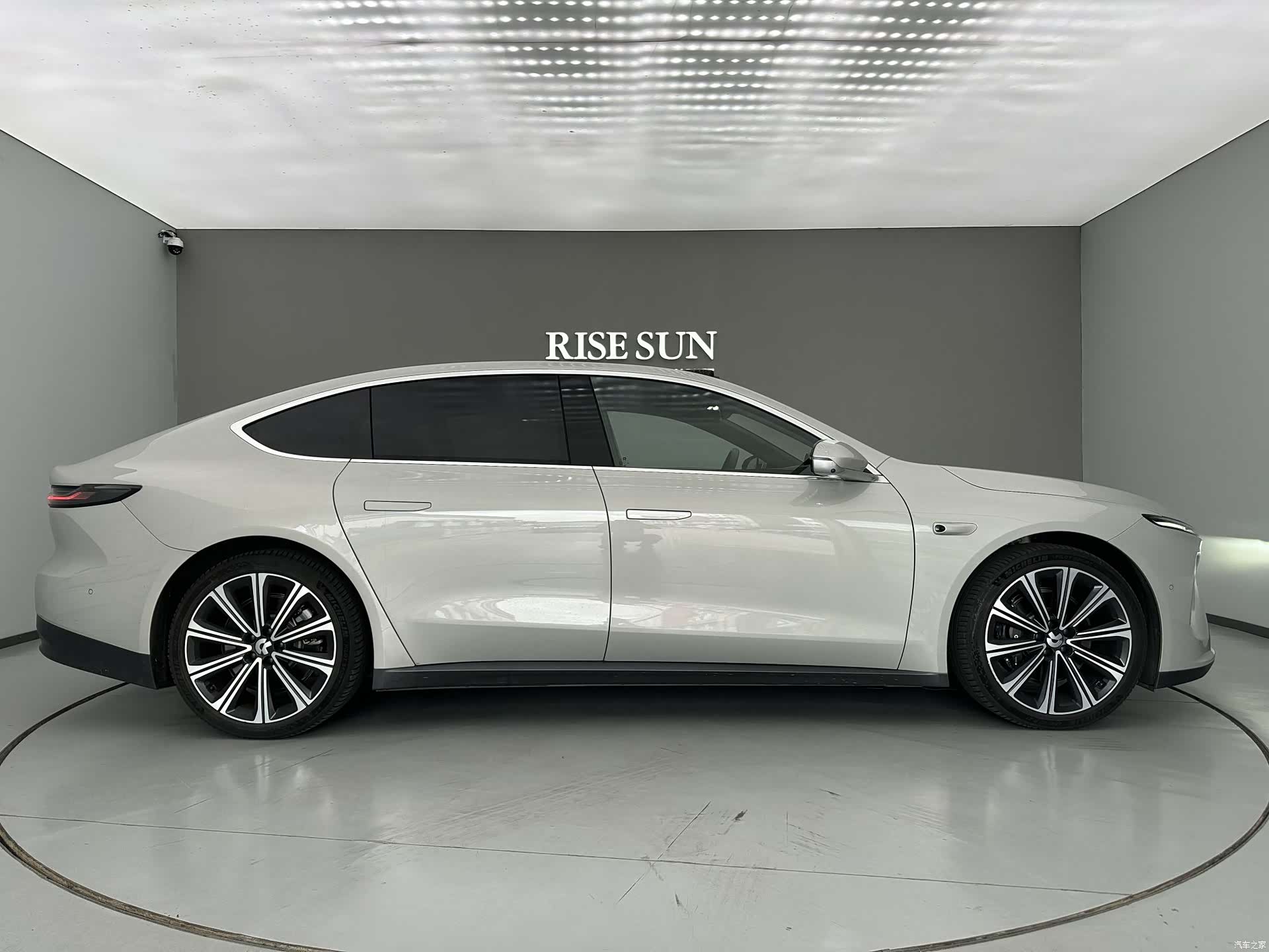 NIO ET7, 2024 4