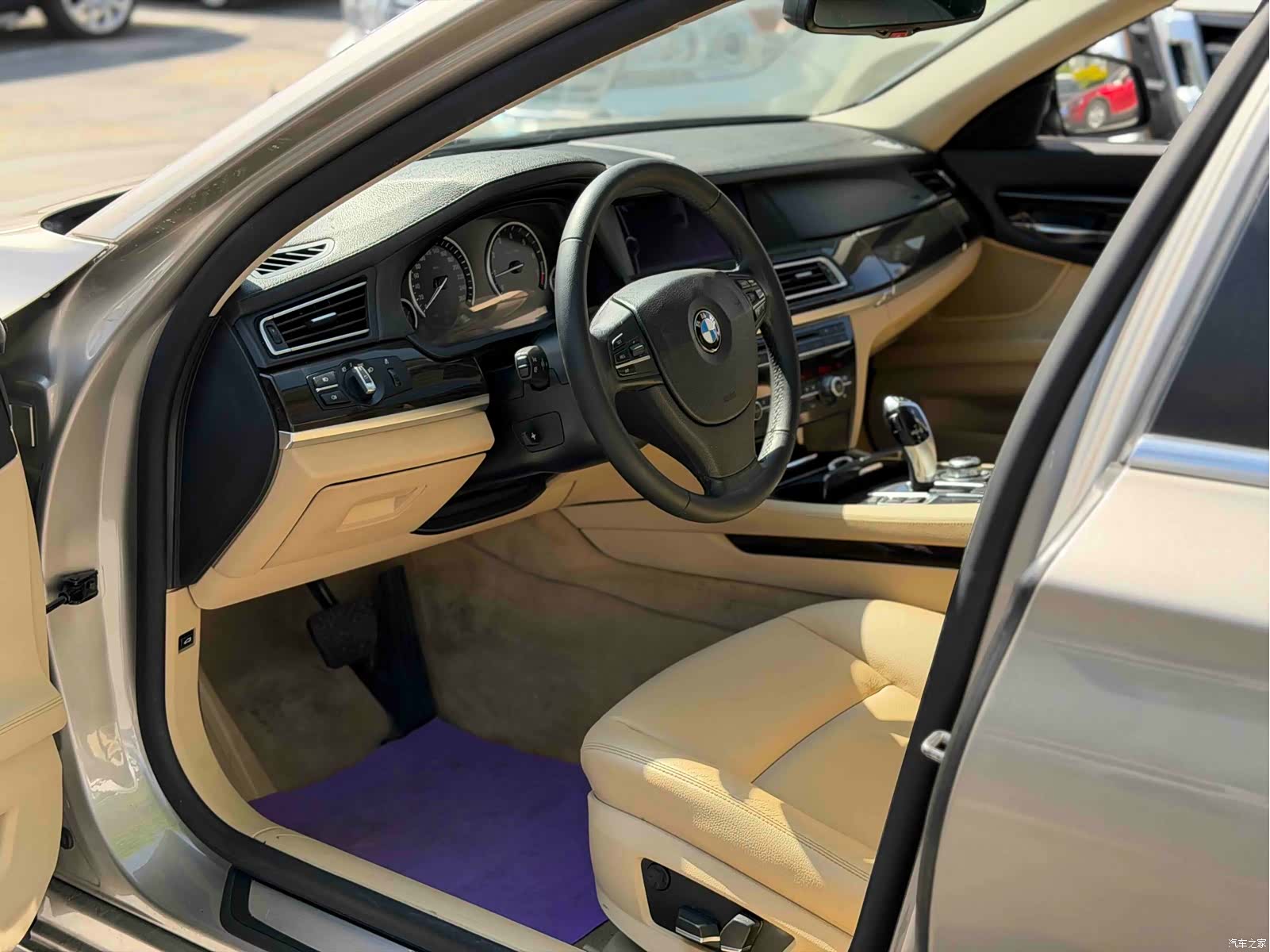 BMW 7 Series, 2011 4