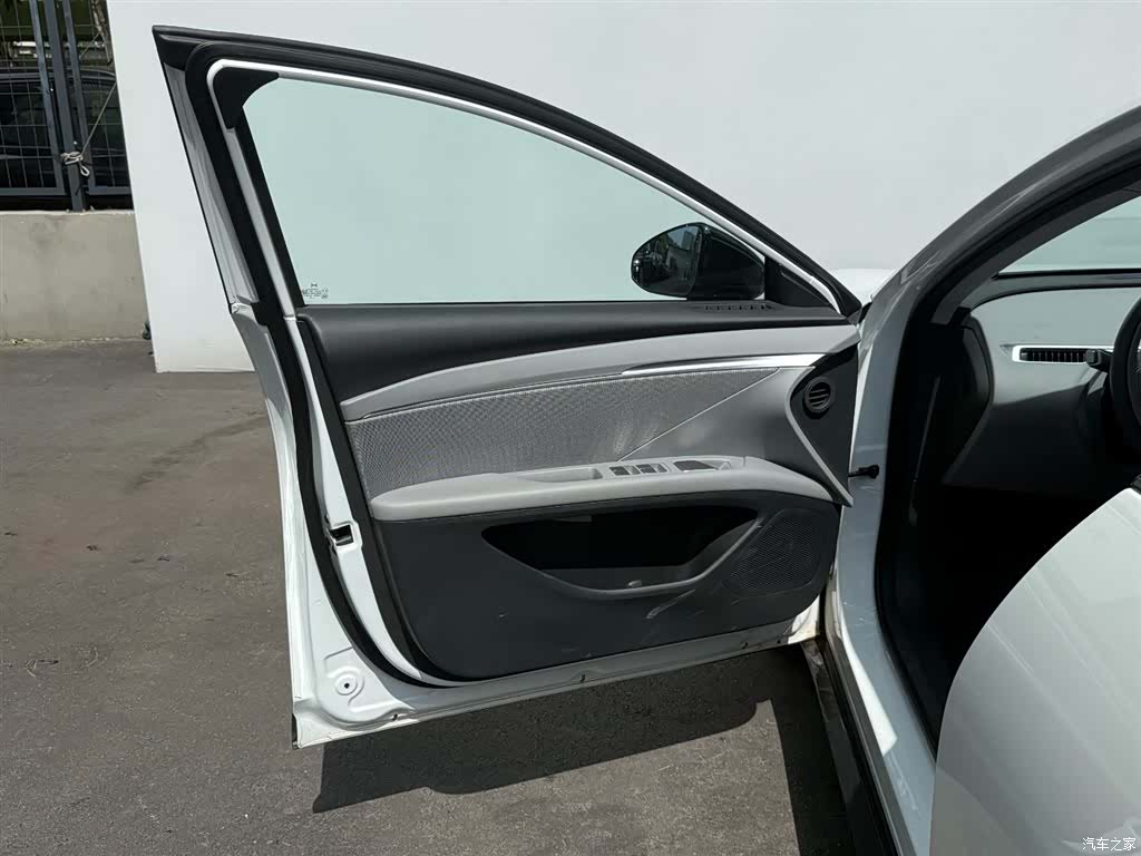 Xpeng Mona M03, 2025 16