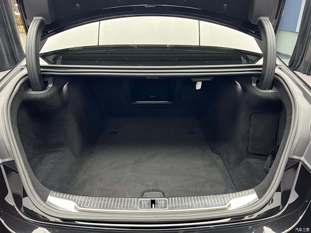 Mercedes-Benz S-Class, 2024 10