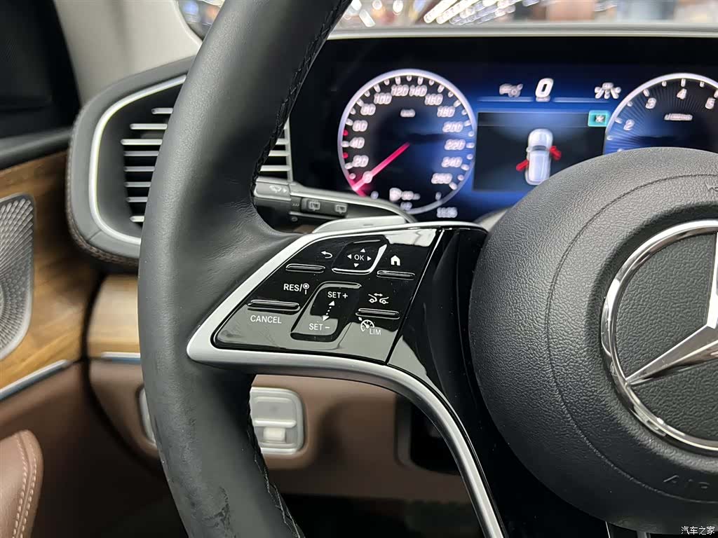 Mercedes-Benz GLE, 2024 23