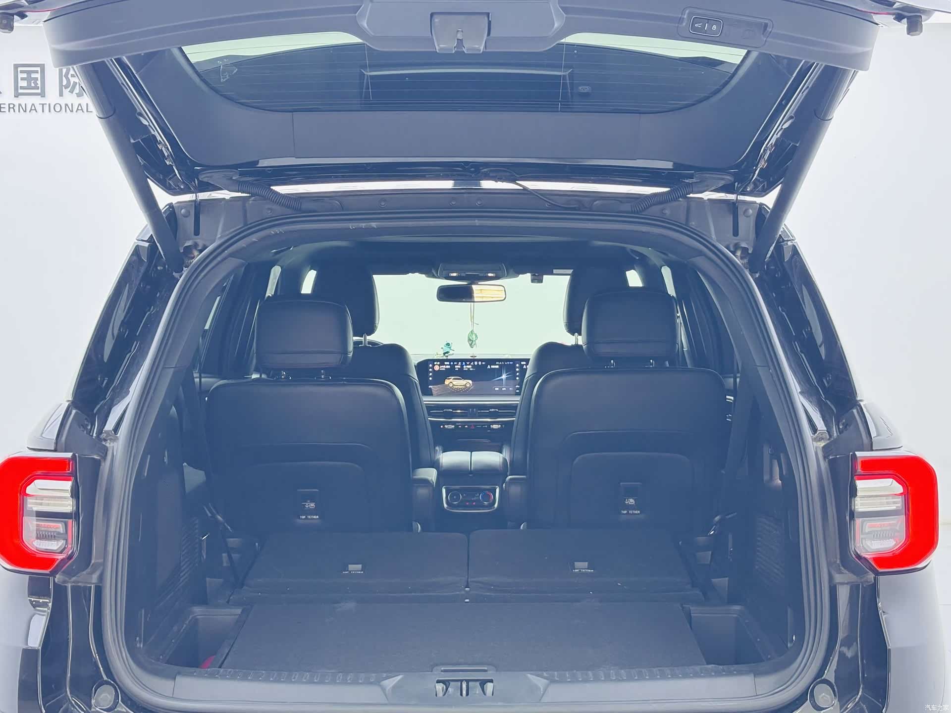 Ford Explorer, 2023 17