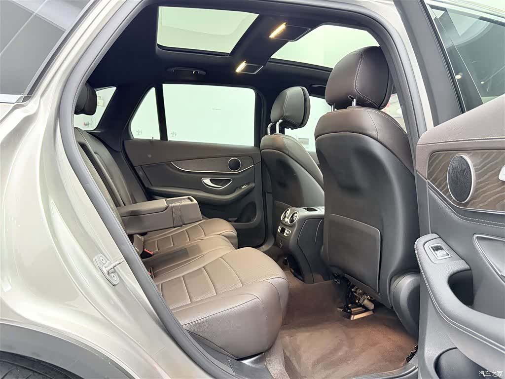 Mercedes-Benz GLC, 2020 19
