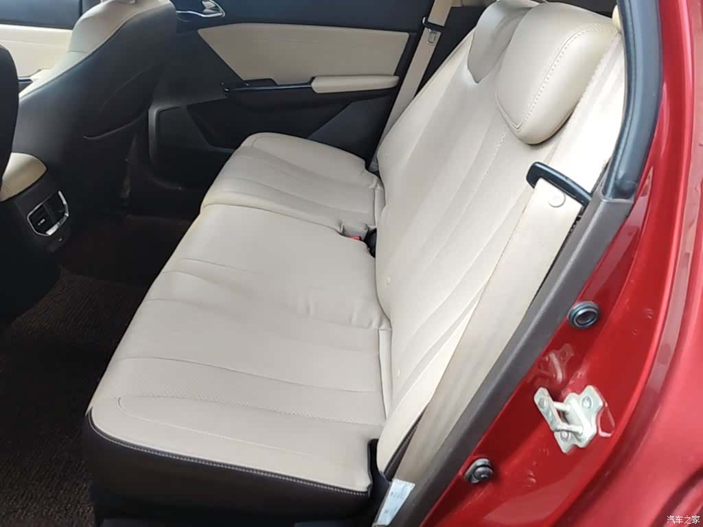Wuling 310W, 2018 17