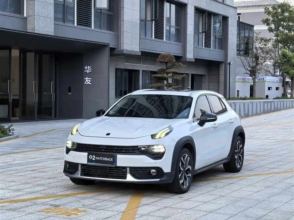 Lynk & Co 02