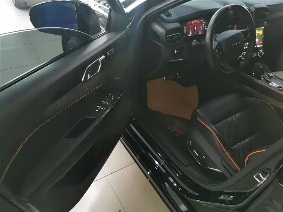 Lynk & Co 02 Hatchback