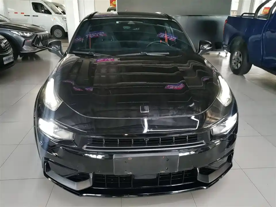 Lynk & Co 02 Hatchback