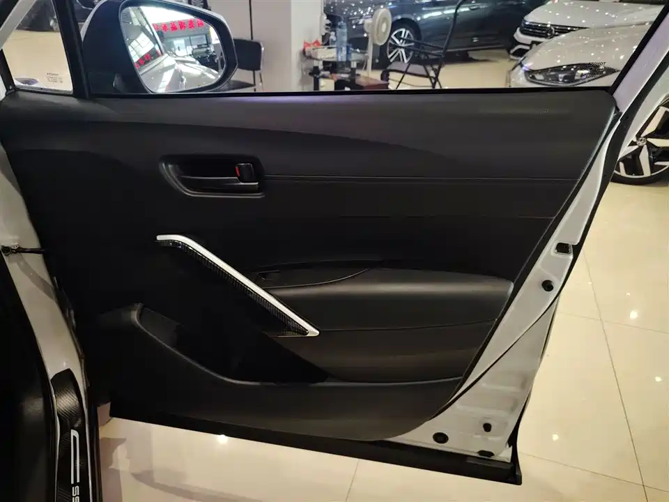 Toyota Corolla Sharp amplifier